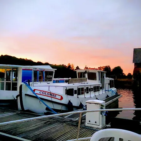 Vintage Sur Pénichette à Quai - 3 Cabines/7 Pers. - Api-1-46-22 Bateau-hôtel